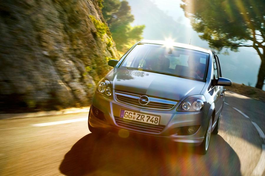  Opel Zafira 2008 года  (фото 5 из 72)